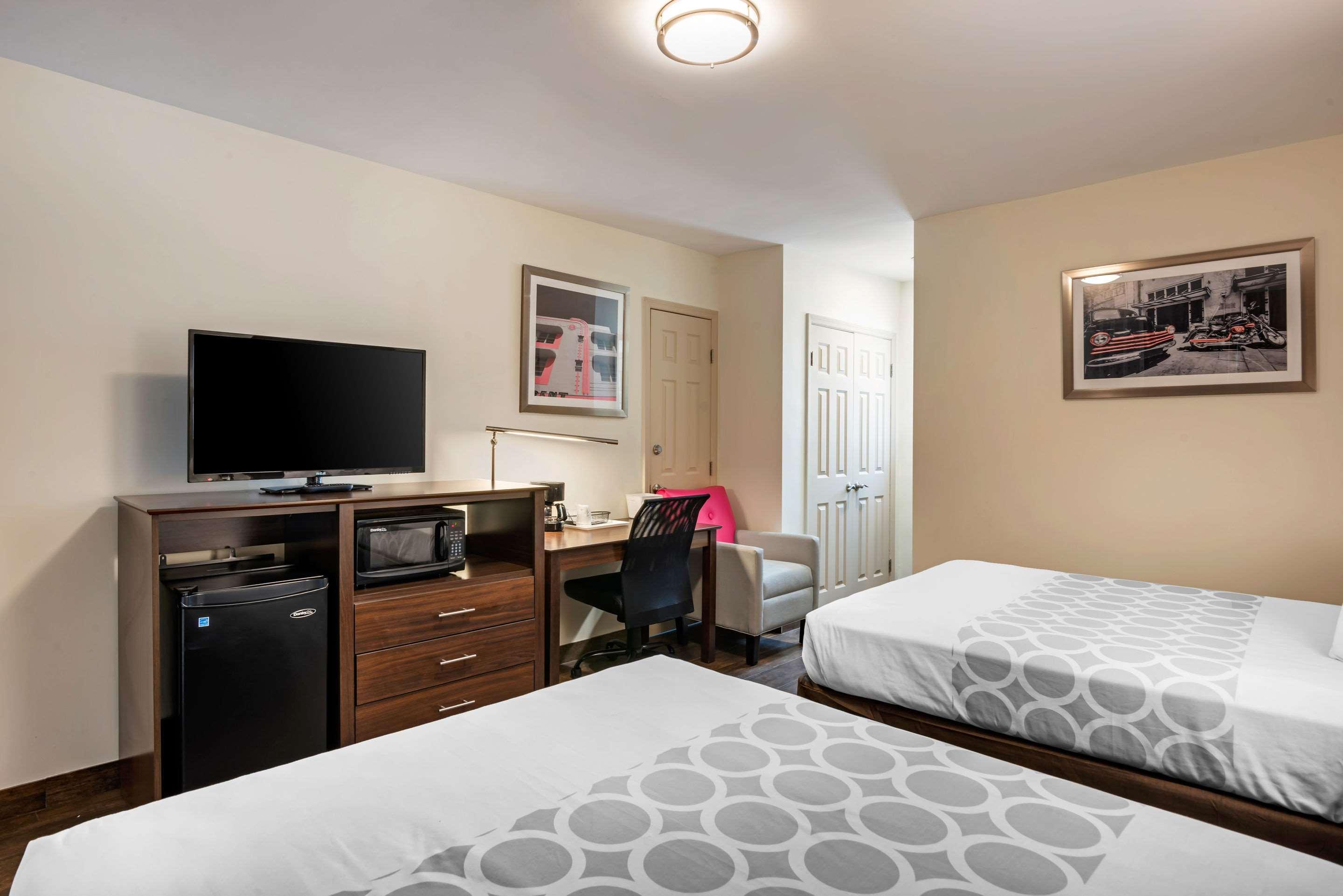 Downtown Hollywood Gardens Inn & Suites Exteriér fotografie