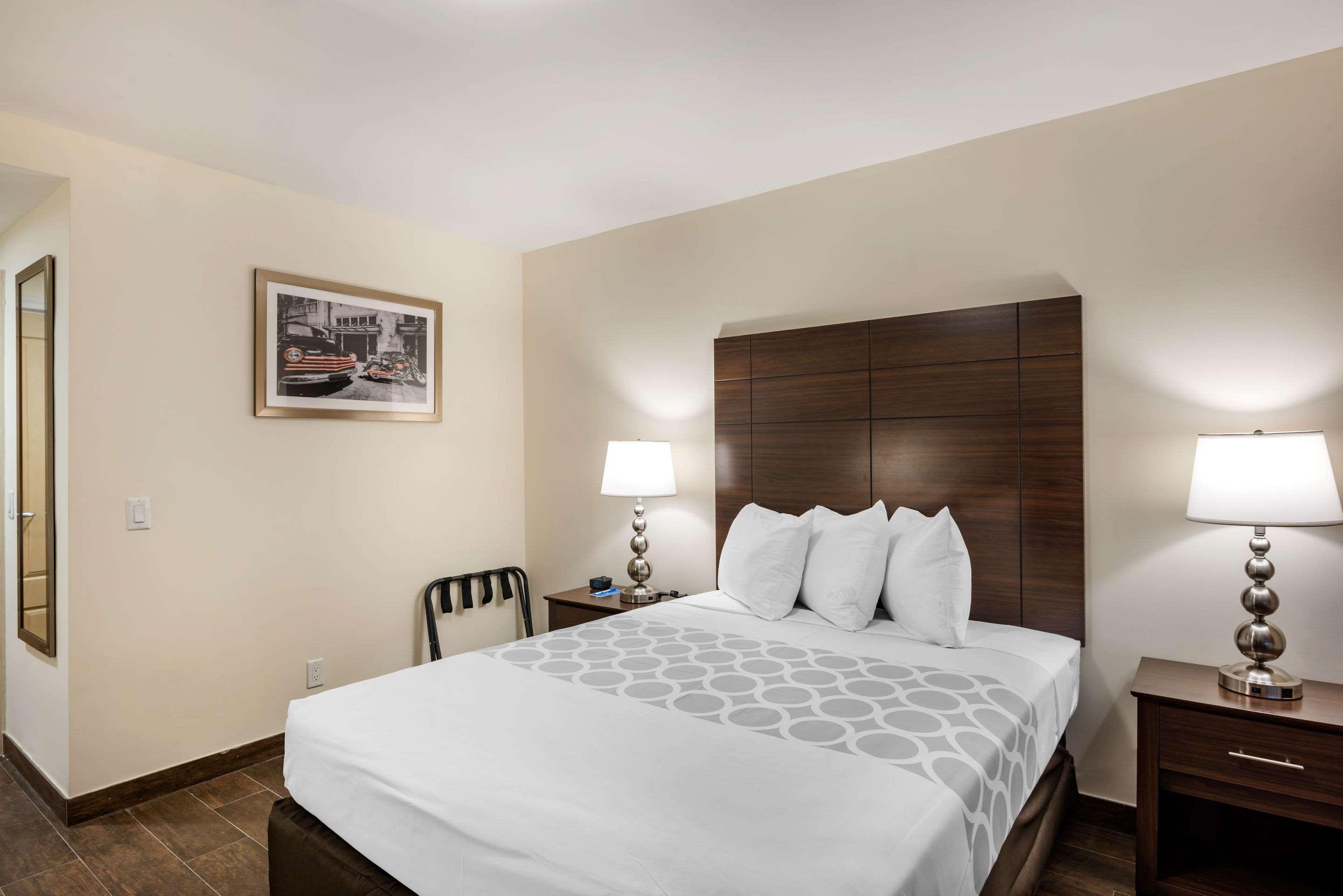 Downtown Hollywood Gardens Inn & Suites Exteriér fotografie