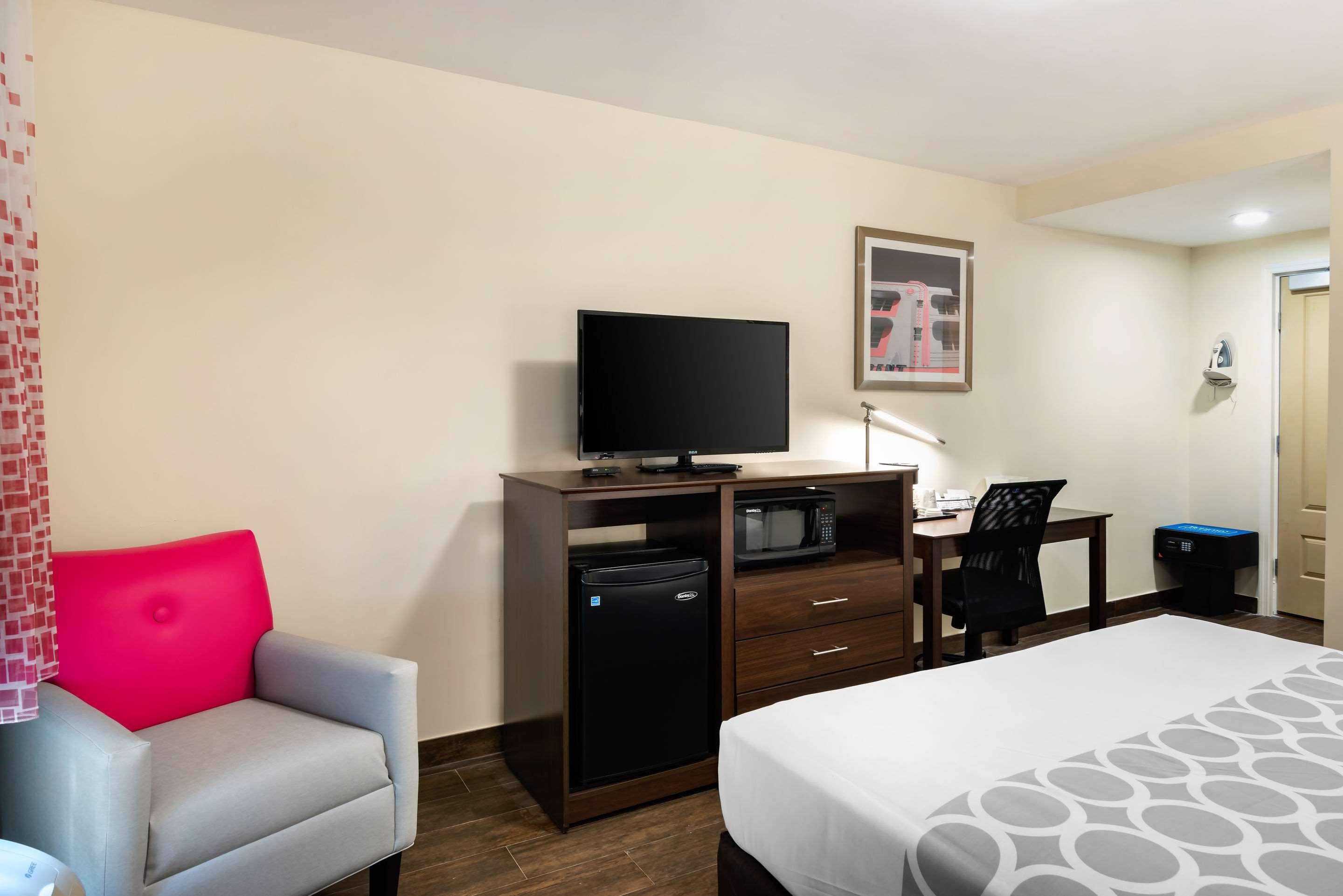 Downtown Hollywood Gardens Inn & Suites Exteriér fotografie