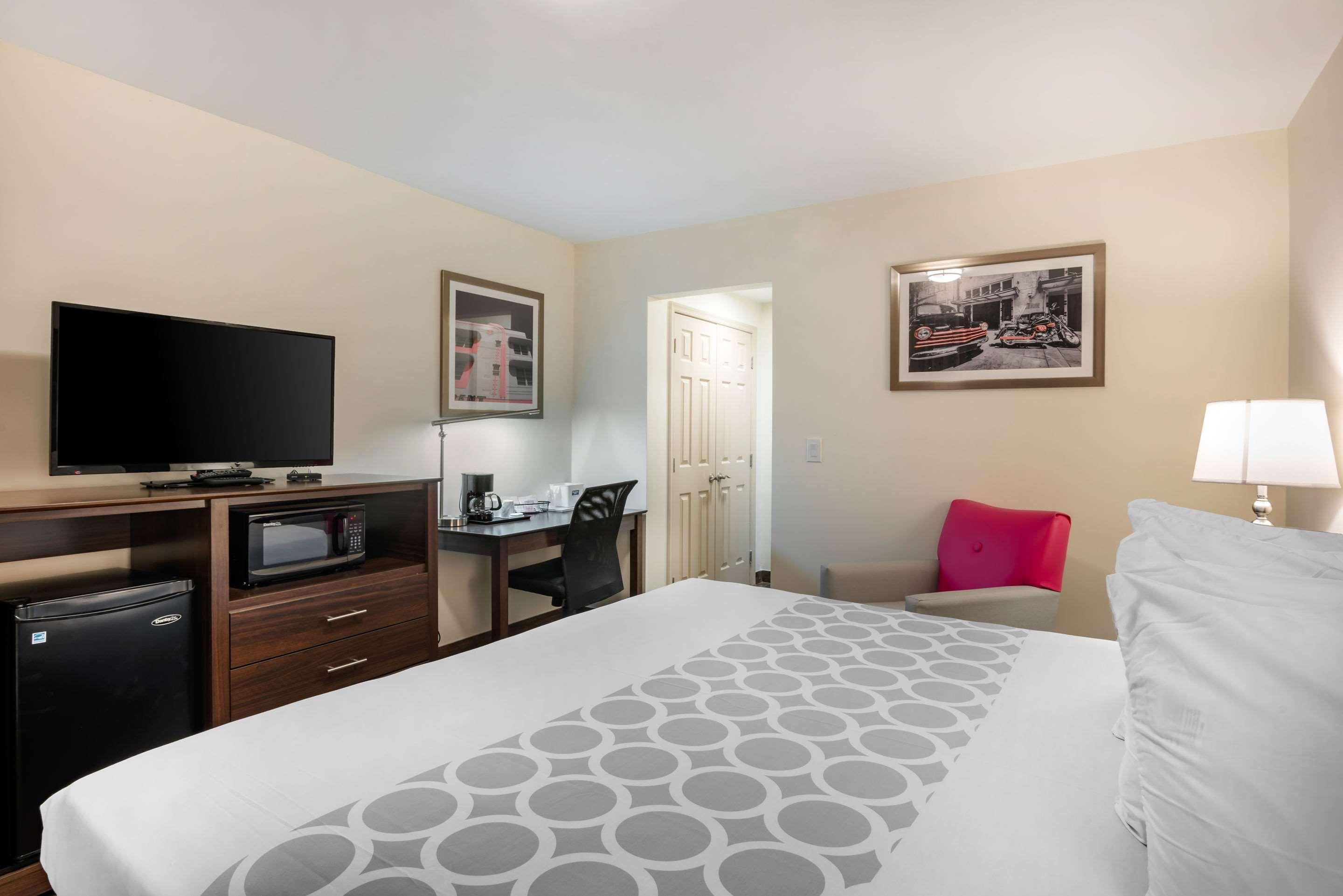 Downtown Hollywood Gardens Inn & Suites Exteriér fotografie