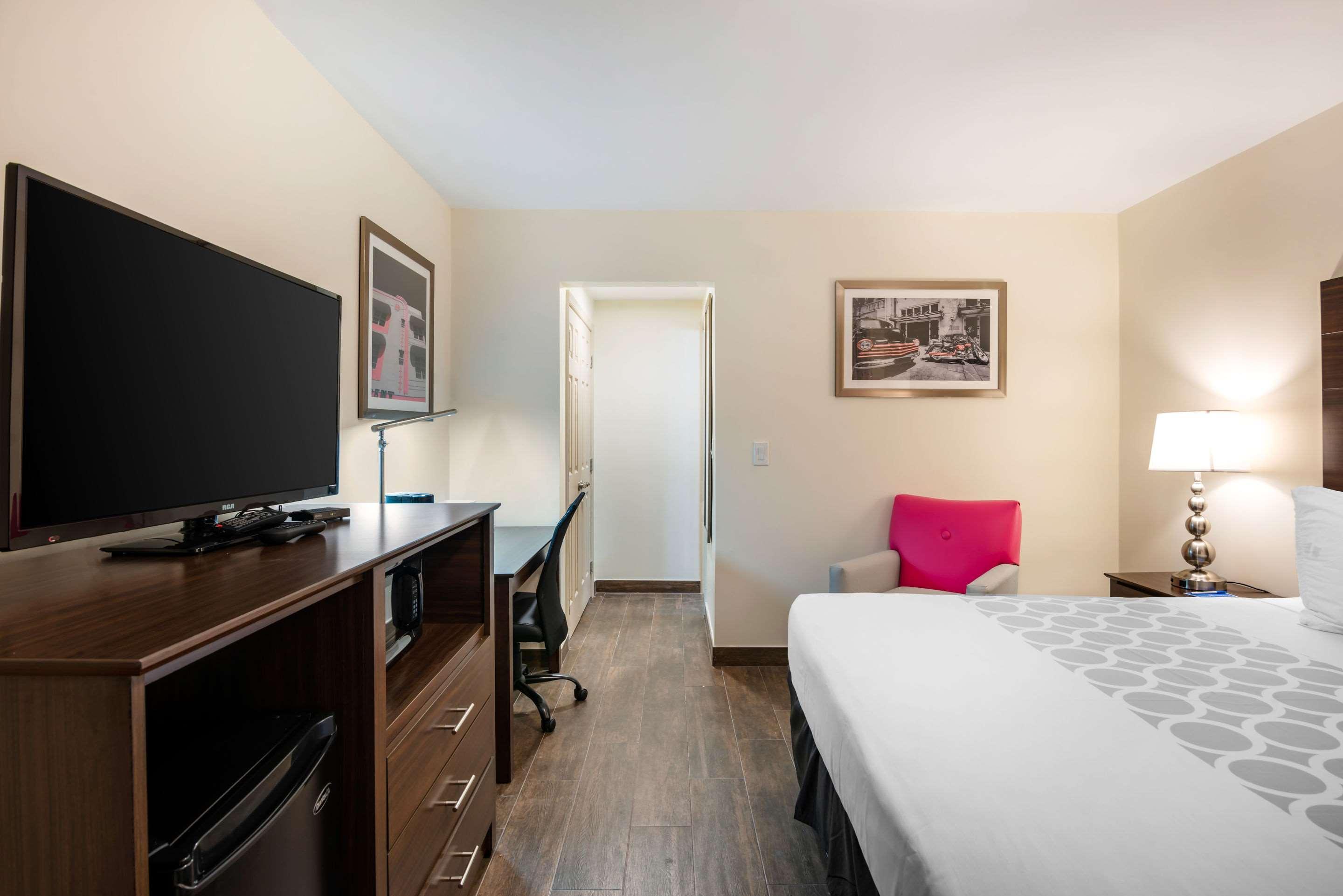 Downtown Hollywood Gardens Inn & Suites Exteriér fotografie