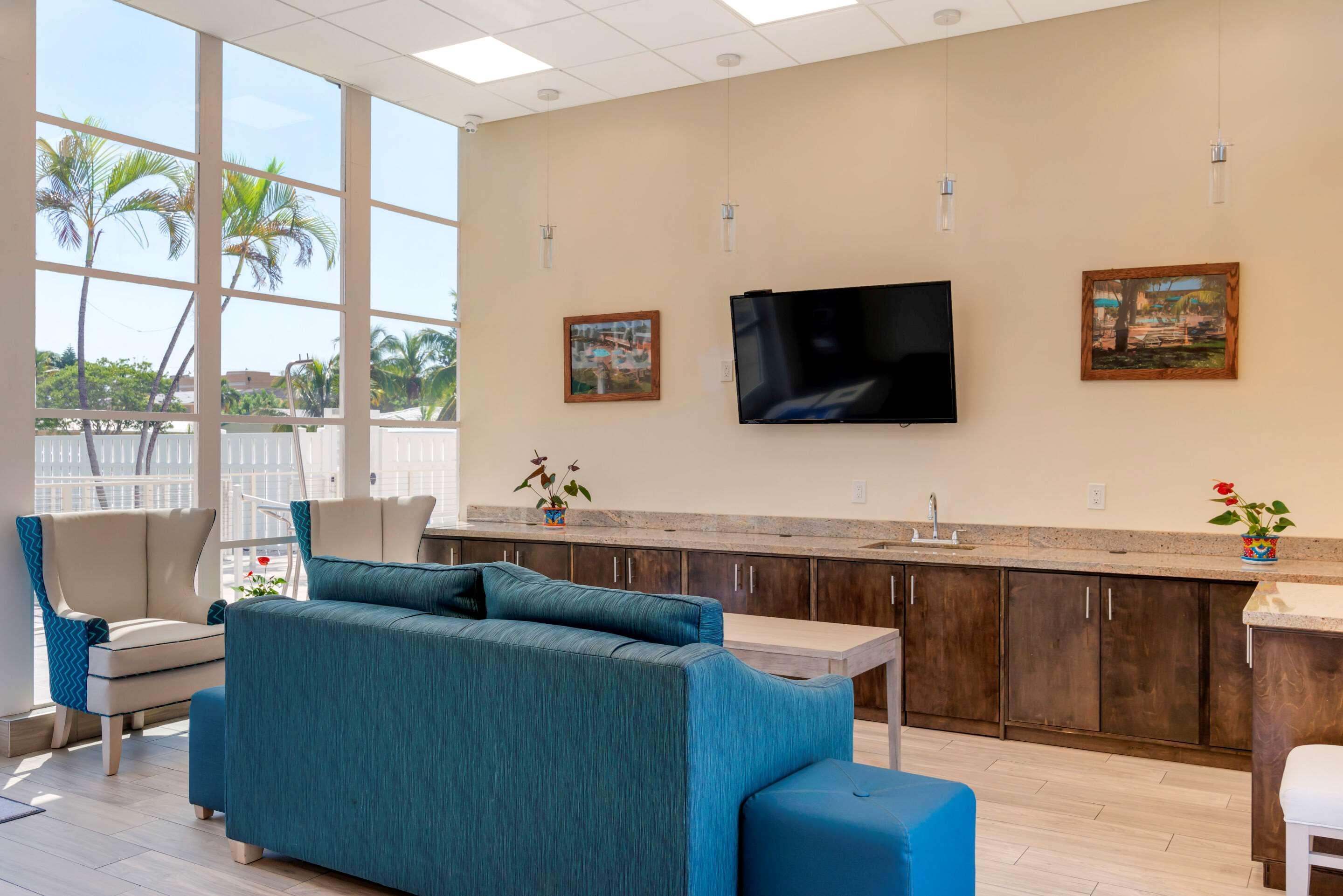 Downtown Hollywood Gardens Inn & Suites Exteriér fotografie