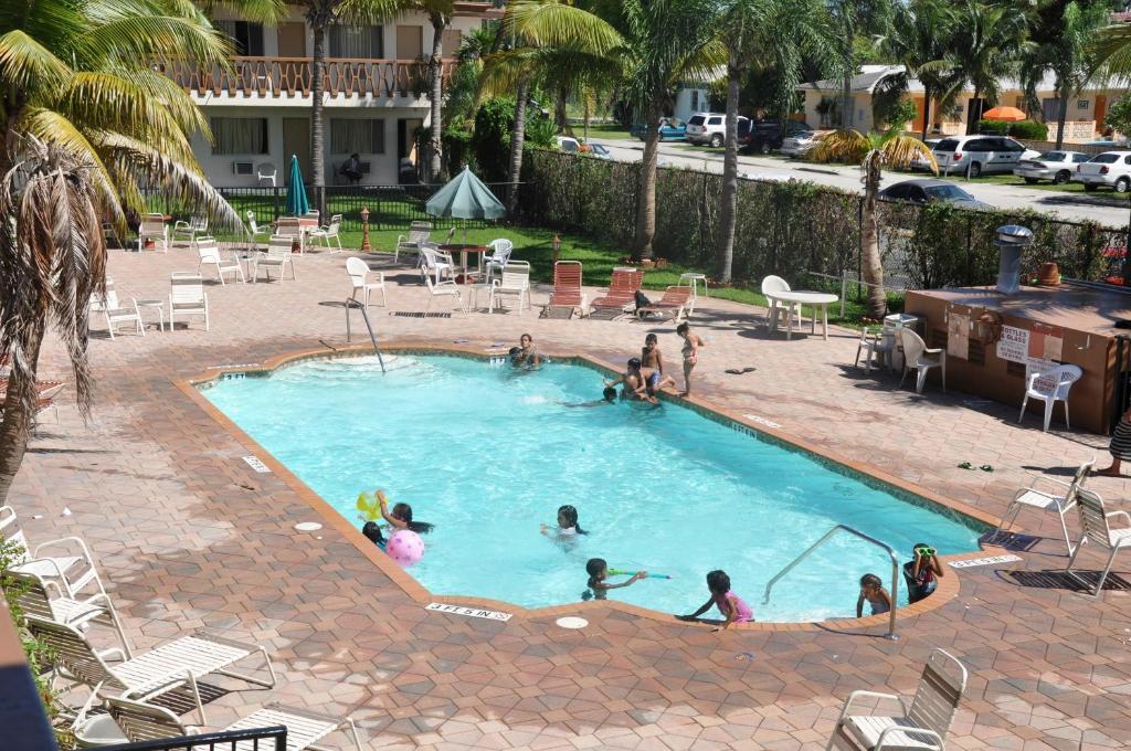 Downtown Hollywood Gardens Inn & Suites Exteriér fotografie